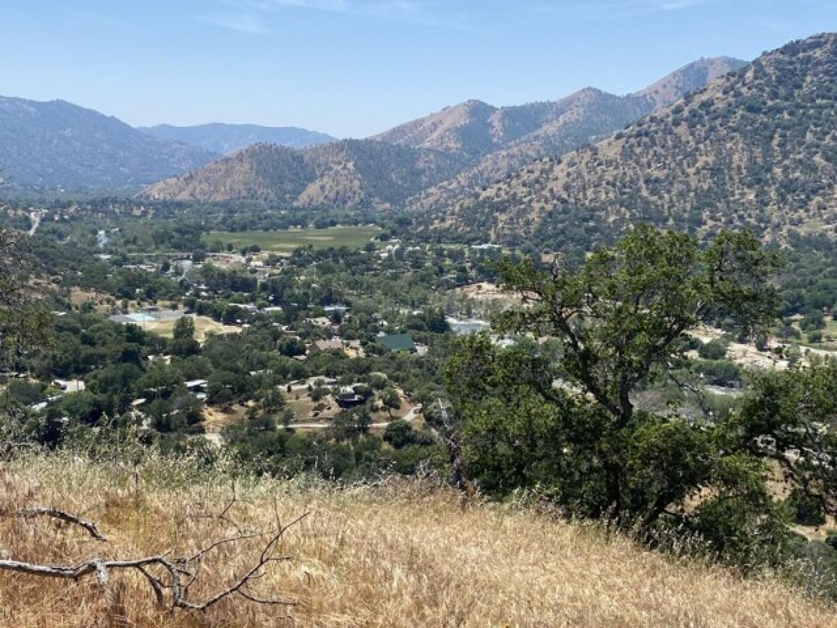 Picture of Residential Land For Sale in Three Rivers, California, United States