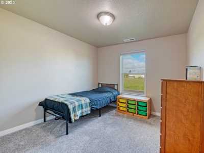 Home For Sale in Harrisburg, Oregon