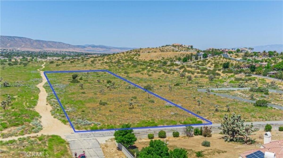 Picture of Residential Land For Sale in Quartz Hill, California, United States