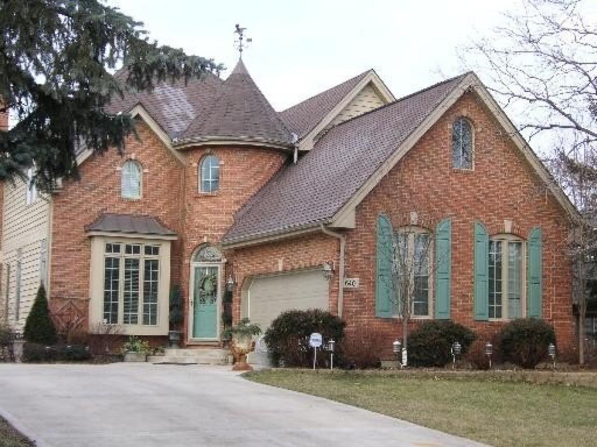 Picture of Home For Sale in Hinsdale, Illinois, United States
