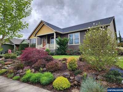 Home For Sale in Silverton, Oregon