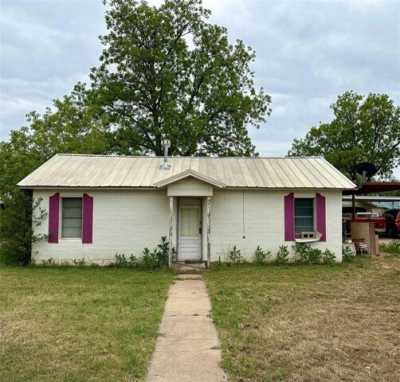 Home For Sale in Olney, Texas