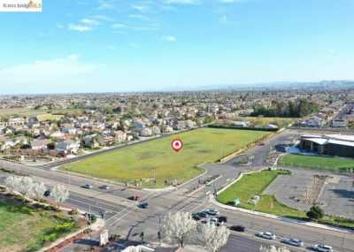 Residential Land For Sale in Brentwood, California