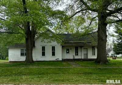Home For Sale in Maquon, Illinois