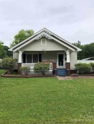 Home For Sale in Lowell, North Carolina