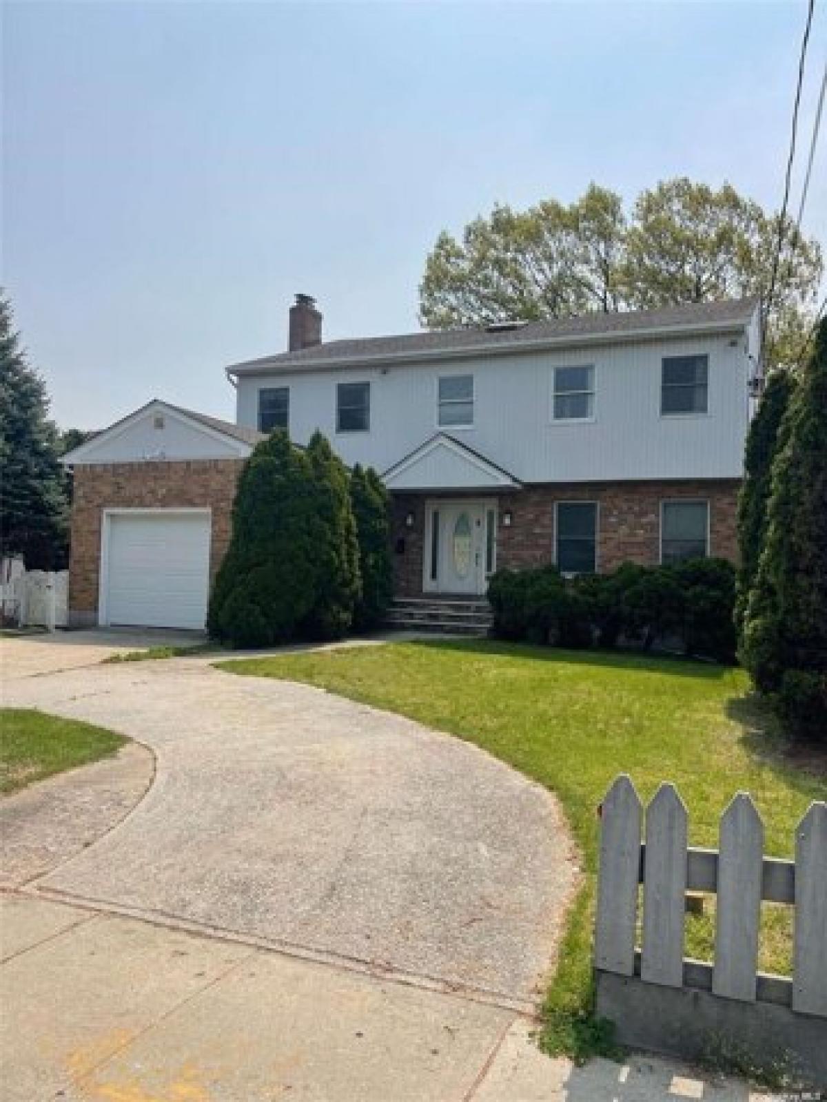 Picture of Home For Sale in Cedarhurst, New York, United States