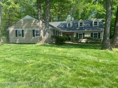 Home For Sale in Matawan, New Jersey