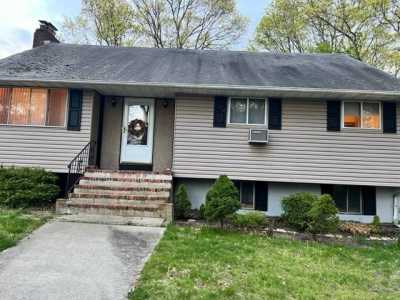 Home For Sale in Shirley, New York
