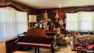 Home For Sale in Carbondale, Illinois