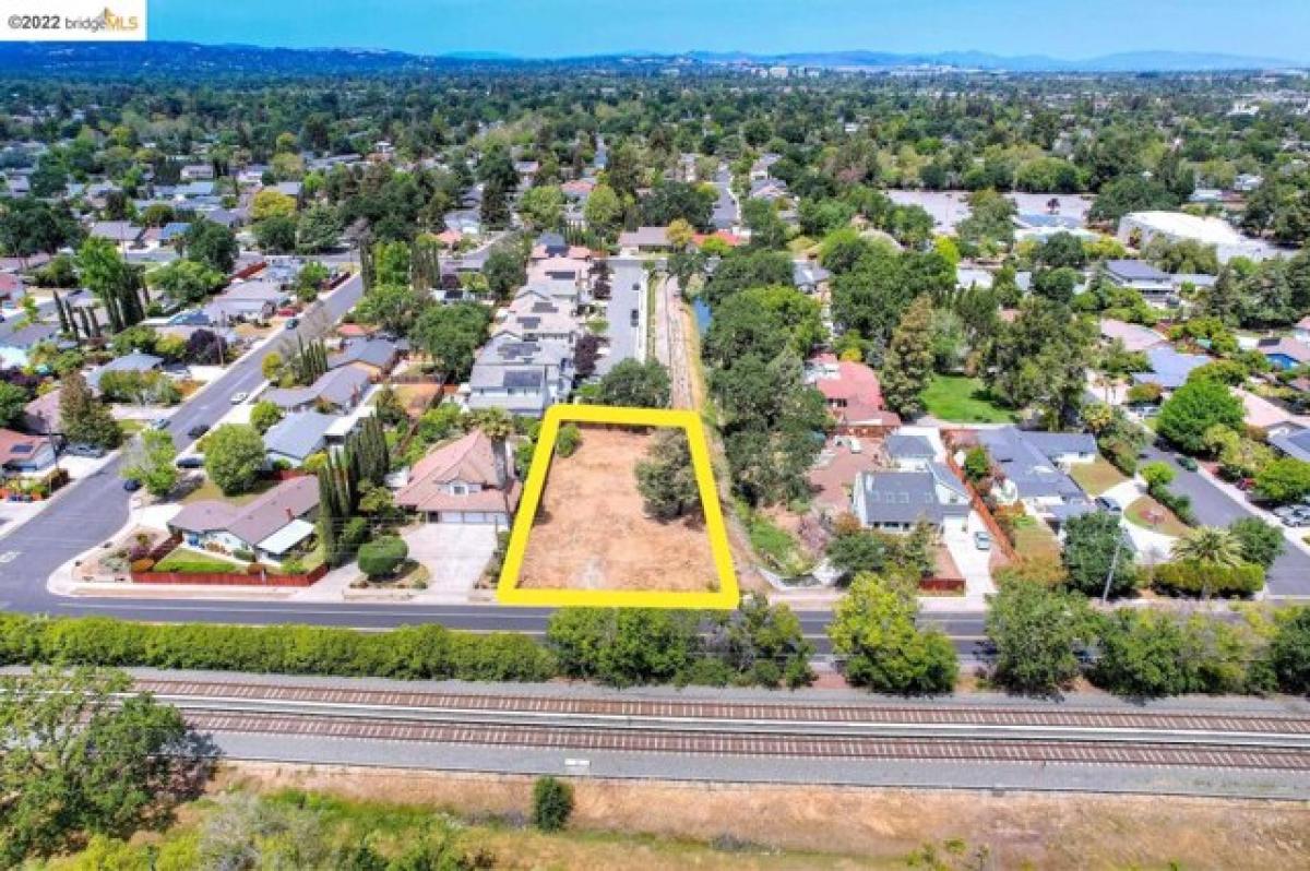 Picture of Residential Land For Sale in Concord, California, United States