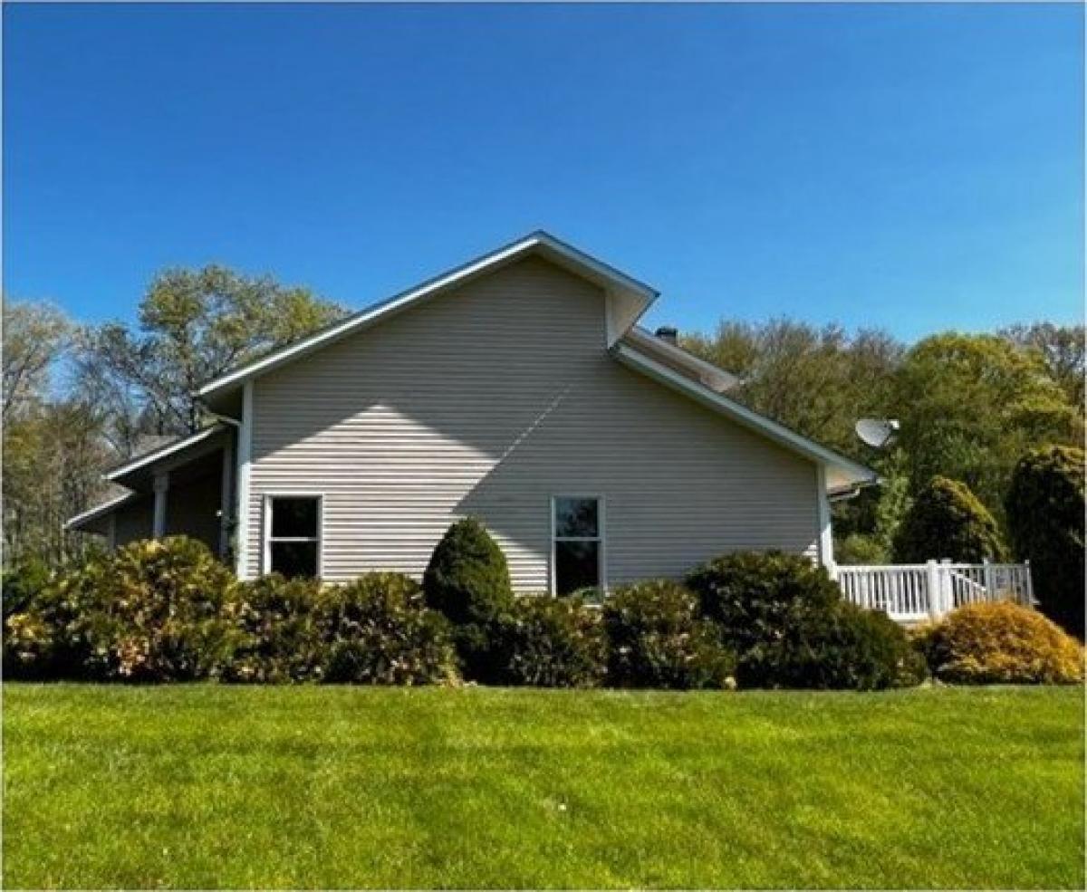 Picture of Home For Sale in Brooklyn, Connecticut, United States