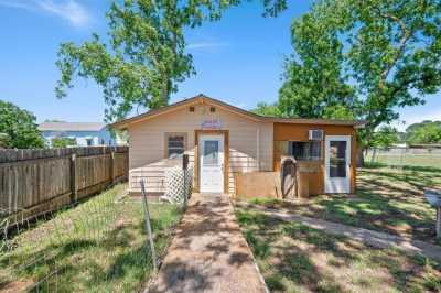 Home For Sale in Tow, Texas