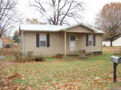 Home For Sale in Puryear, Tennessee