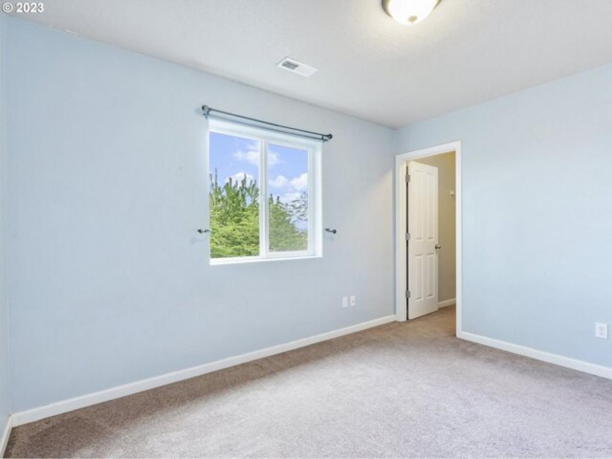 Picture of Home For Sale in Scappoose, Oregon, United States