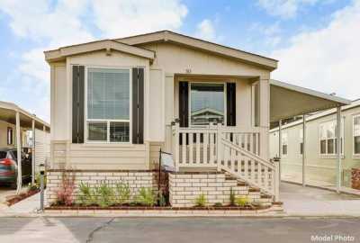 Home For Sale in Los Alamitos, California