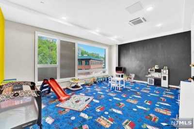 Home For Sale in Edgewater, New Jersey