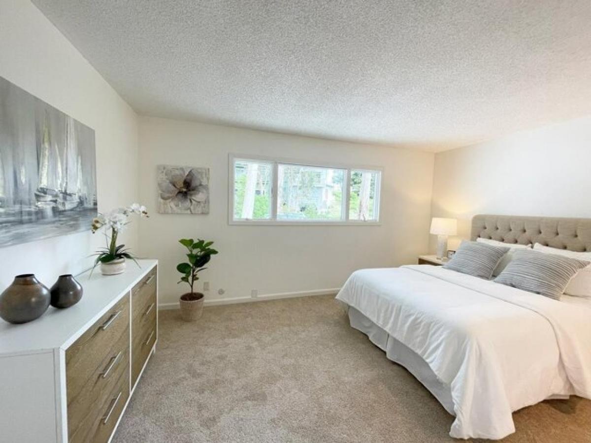 Picture of Home For Sale in El Granada, California, United States