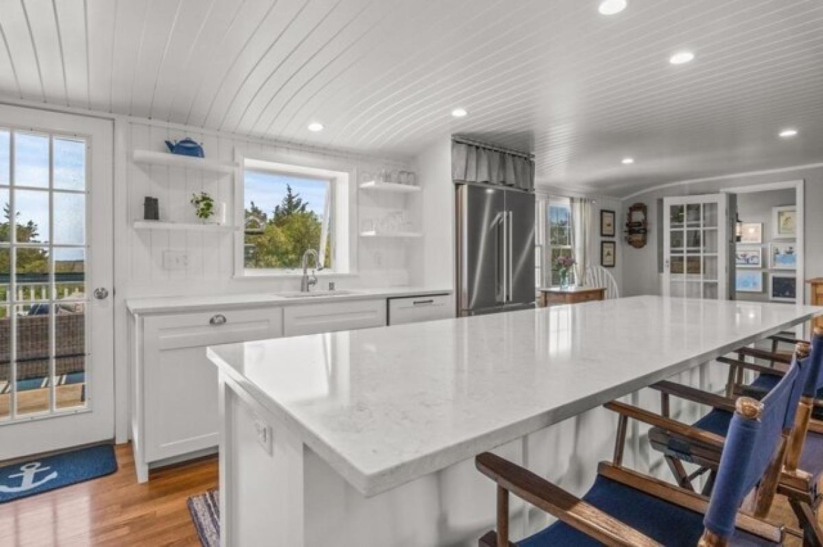Picture of Home For Sale in West Barnstable, Massachusetts, United States
