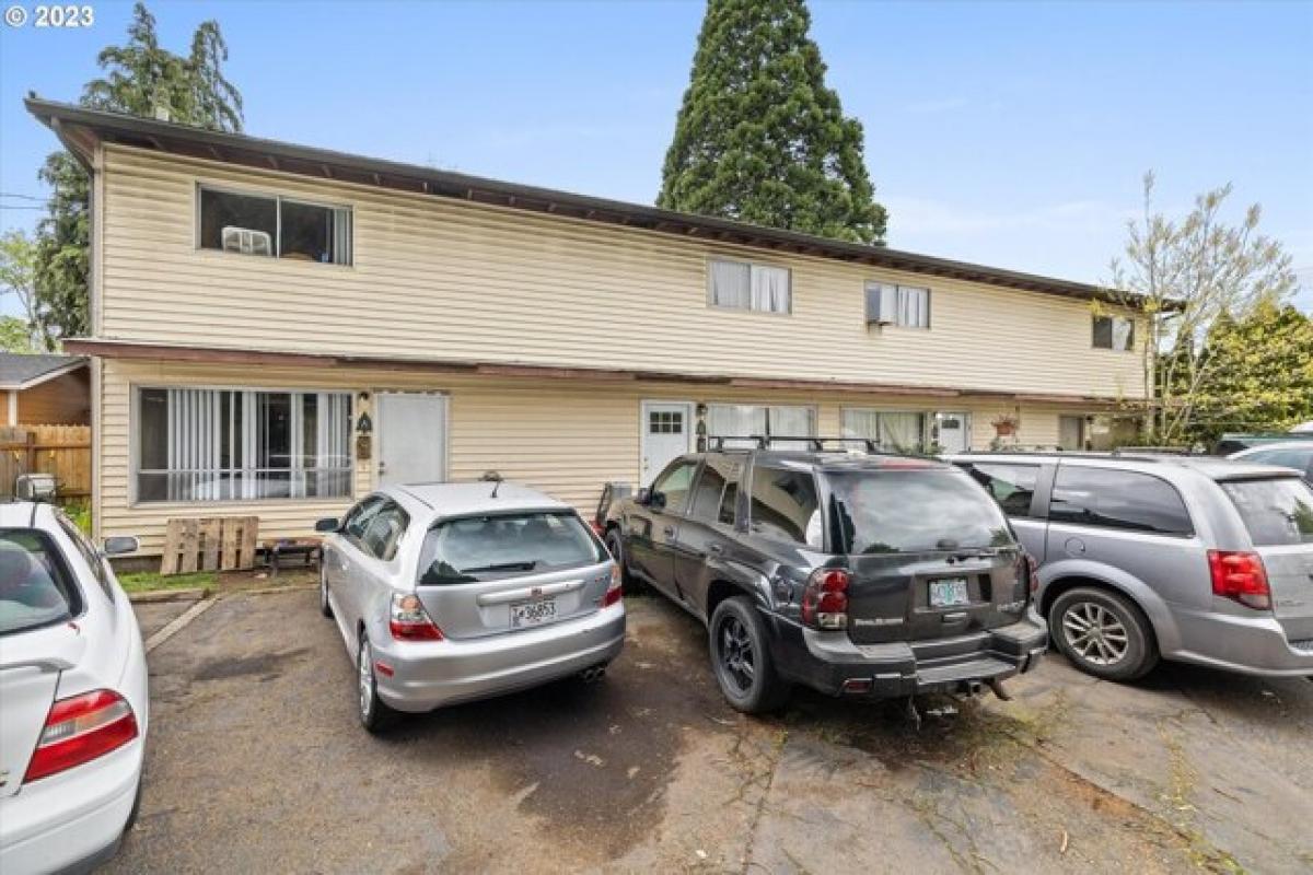 Picture of Home For Sale in Canby, Oregon, United States