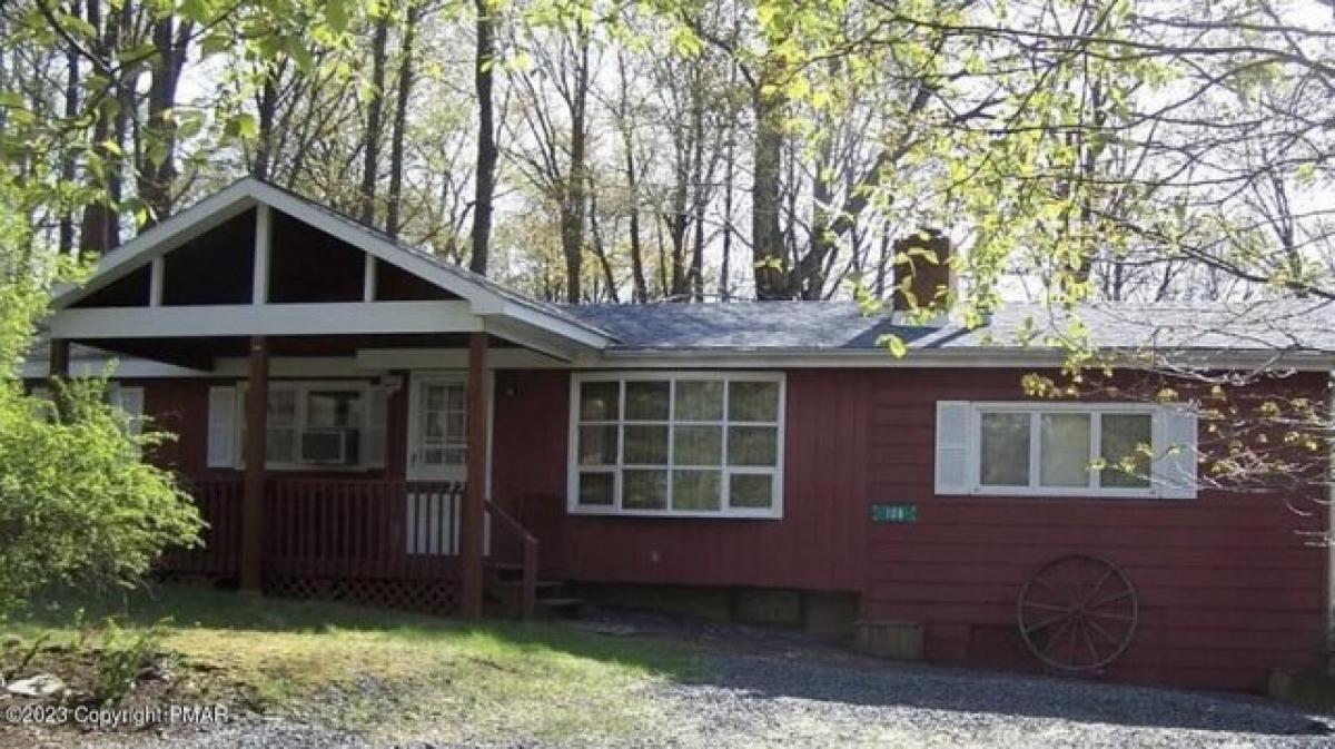 Picture of Home For Sale in Pocono Lake, Pennsylvania, United States