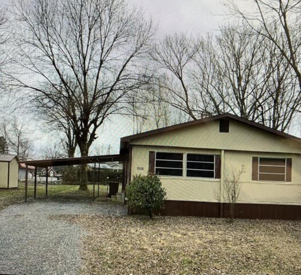 Picture of Home For Sale in Tullahoma, Tennessee, United States