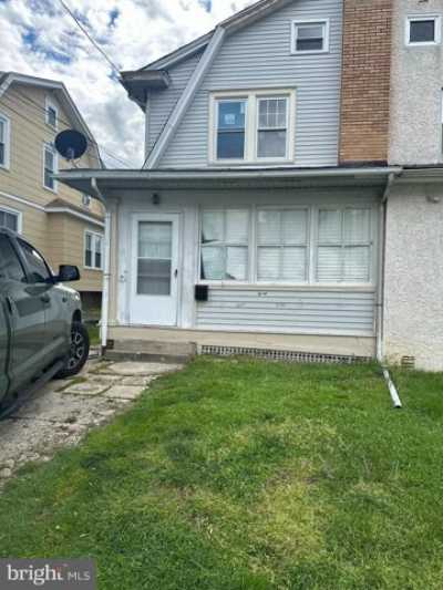 Home For Sale in Folcroft, Pennsylvania
