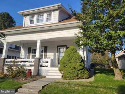 Home For Sale in Stewartstown, Pennsylvania