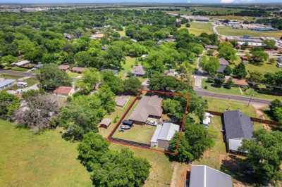 Home For Sale in Pilot Point, Texas