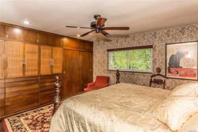 Home For Sale in East Williston, New York