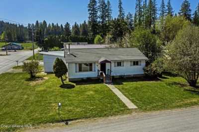 Home For Sale in Bonners Ferry, Idaho