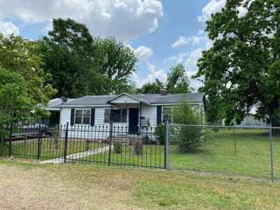 Home For Sale in Earle, Arkansas
