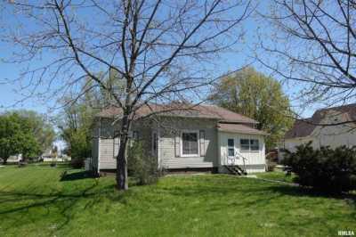 Home For Sale in Abingdon, Illinois