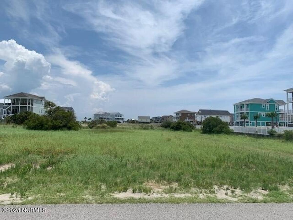Picture of Residential Land For Sale in Ocean Isle Beach, North Carolina, United States