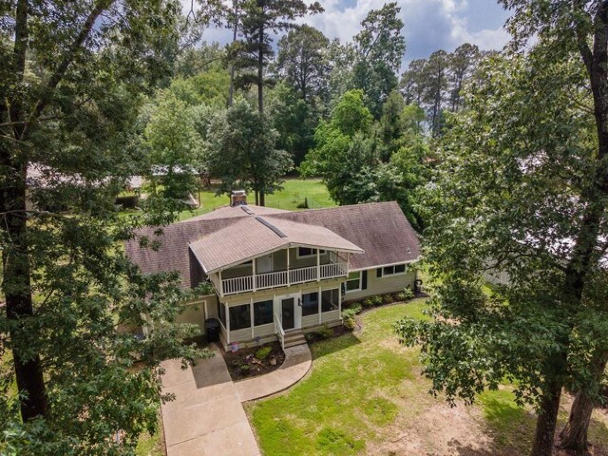 Picture of Home For Sale in Broaddus, Texas, United States