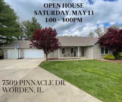 Home For Sale in Worden, Illinois