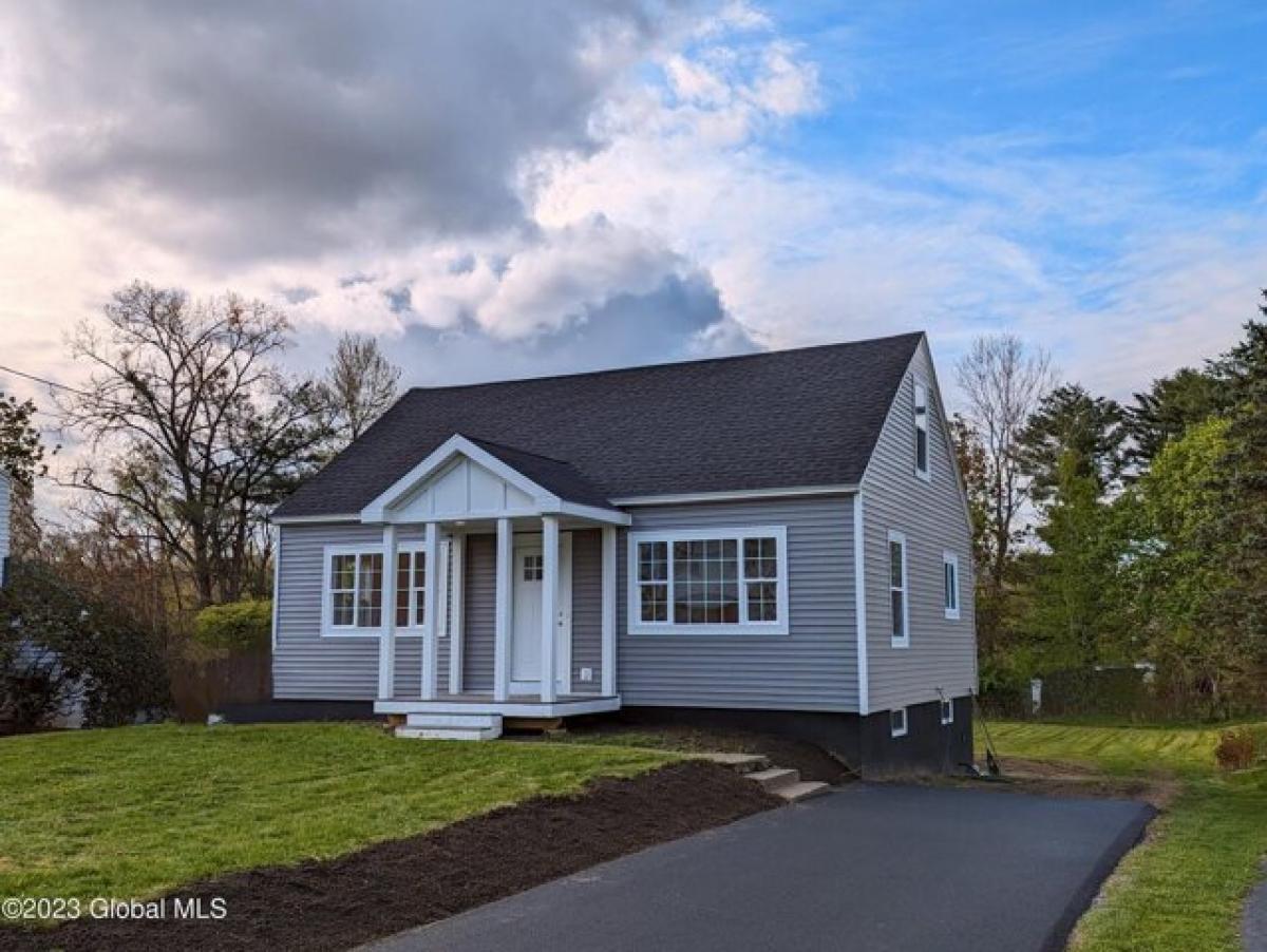 Picture of Home For Sale in Wynantskill, New York, United States