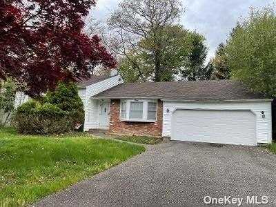 Home For Sale in Smithtown, New York