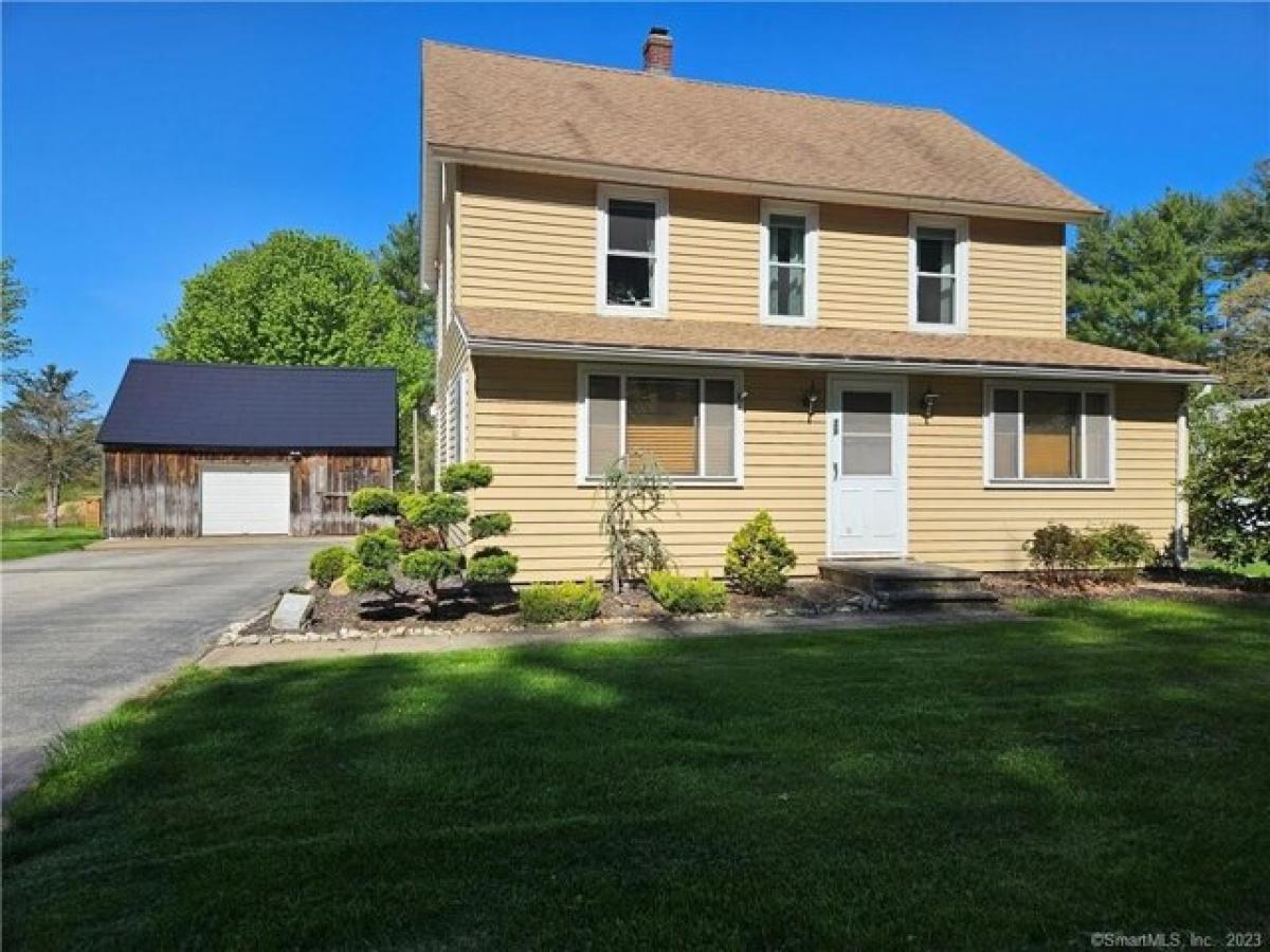 Picture of Home For Sale in Ellington, Connecticut, United States