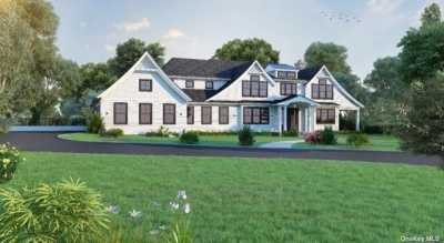 Home For Sale in Lloyd Harbor, New York