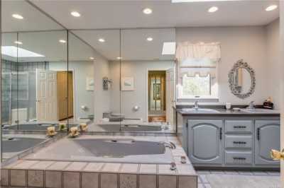 Home For Sale in Manhasset, New York