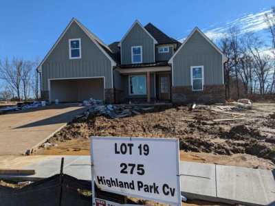 Home For Sale in Oakland, Tennessee