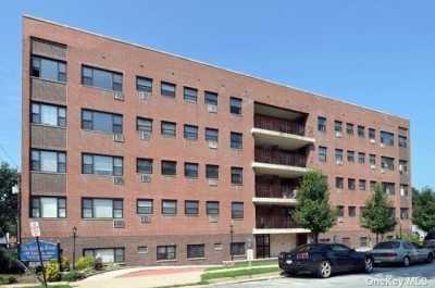 Apartment For Rent in Mineola, New York