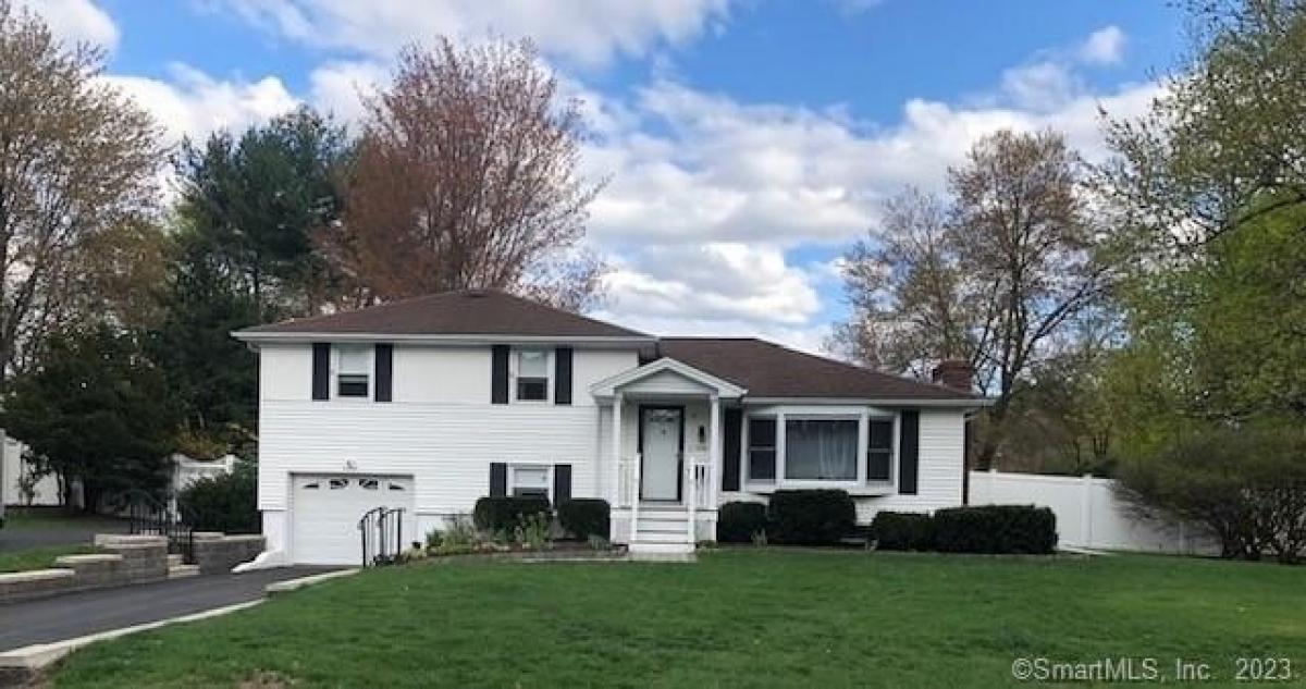 Picture of Home For Sale in South Windsor, Connecticut, United States