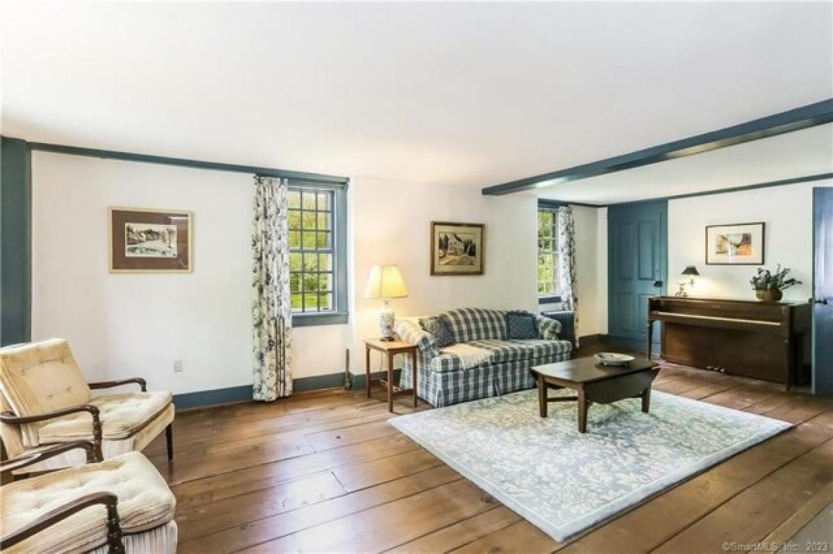 Picture of Home For Sale in Wallingford, Connecticut, United States