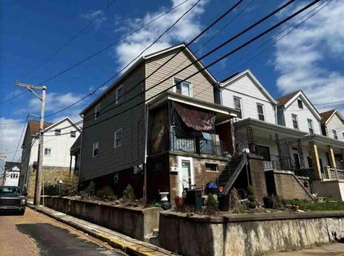 Picture of Home For Sale in McKees Rocks, Pennsylvania, United States