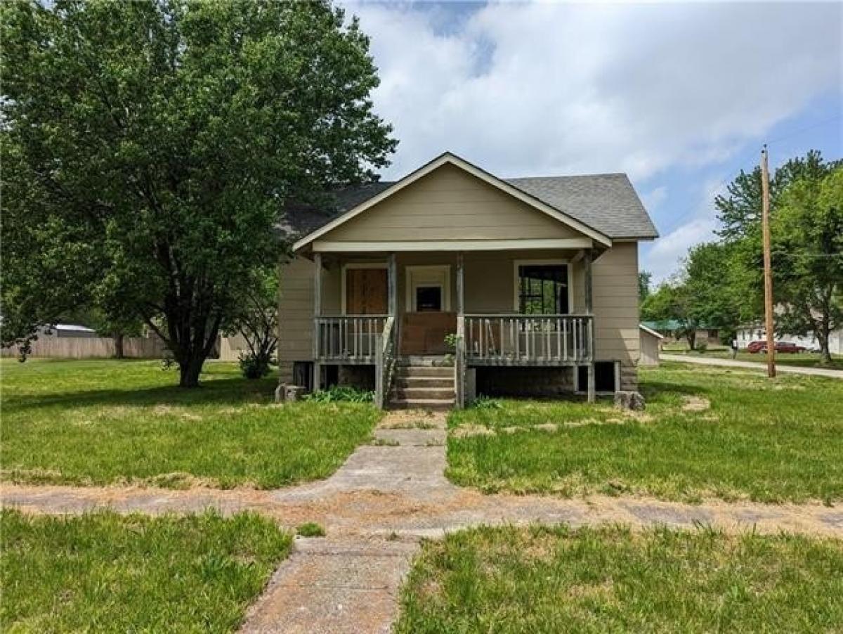 Picture of Home For Sale in Archie, Missouri, United States