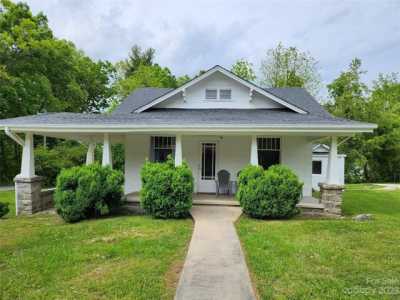 Home For Sale in East Flat Rock, North Carolina