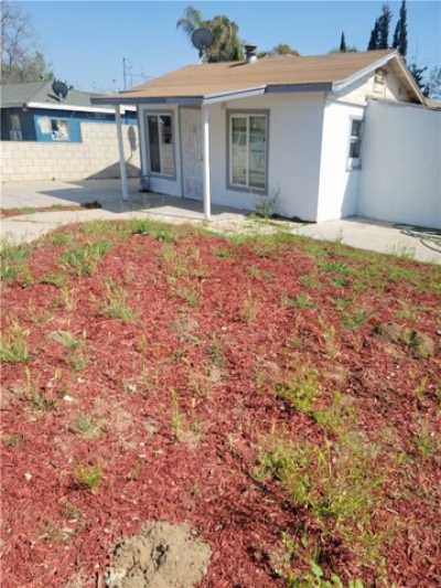 Home For Sale in Bloomington, California