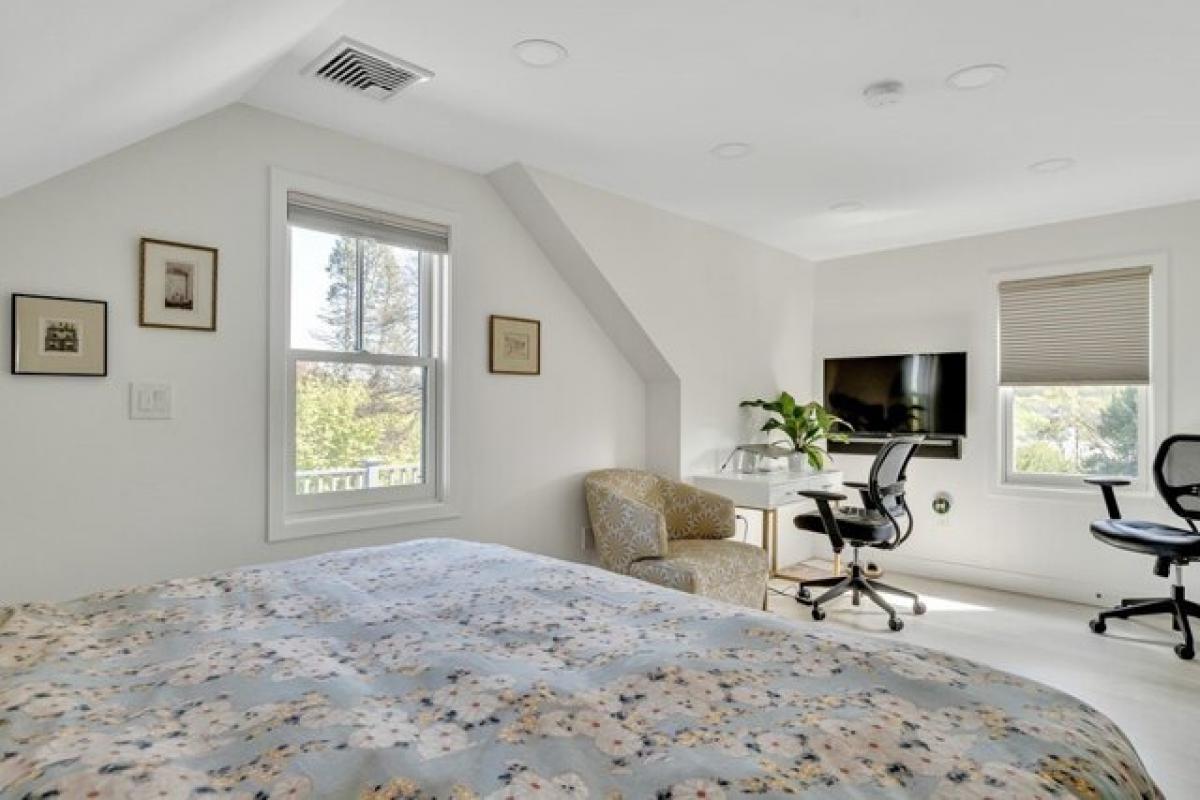 Picture of Home For Sale in Brookline, Massachusetts, United States