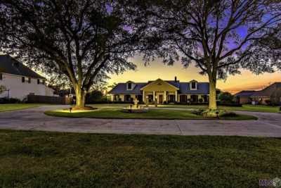 Home For Sale in Napoleonville, Louisiana